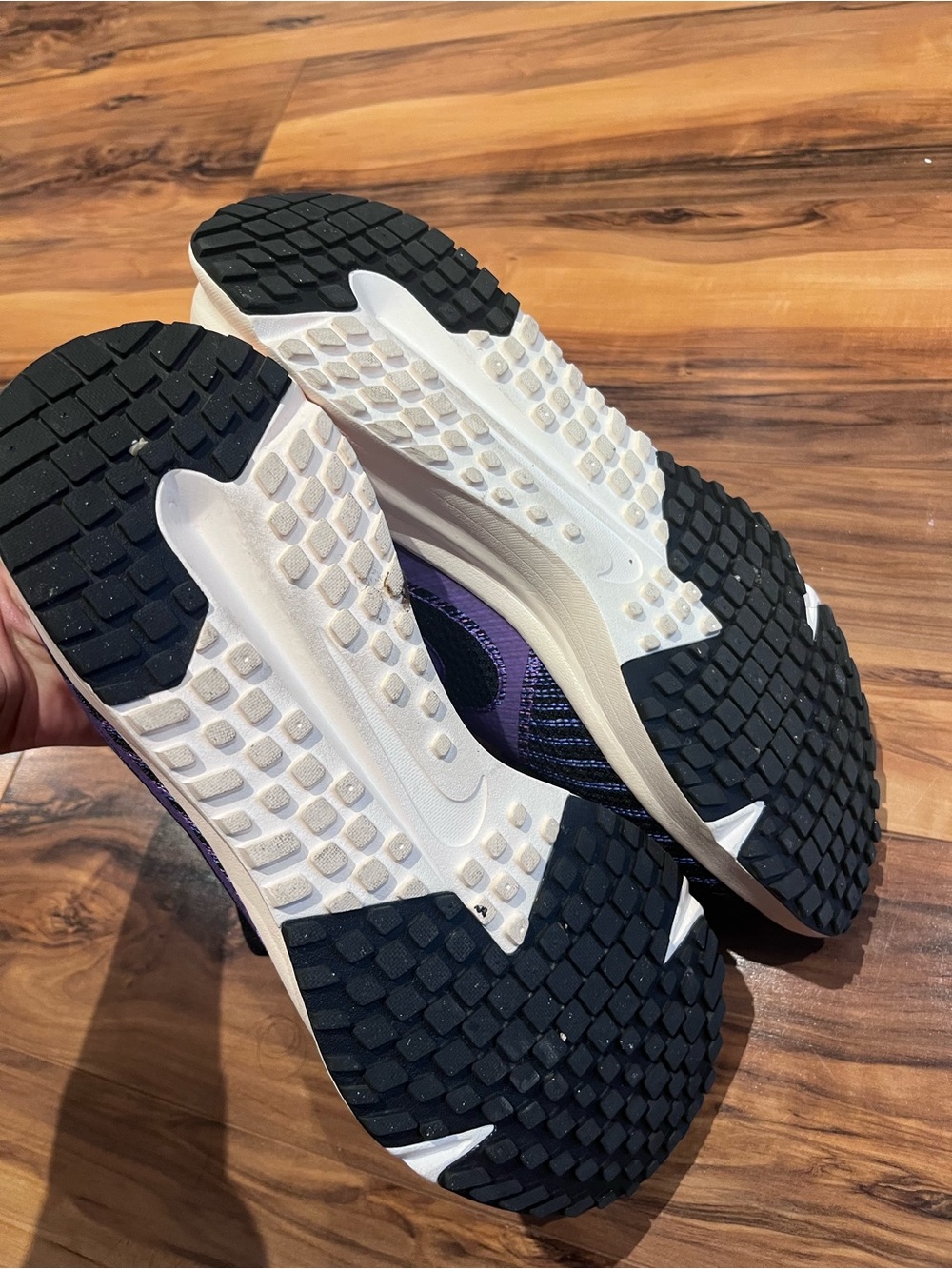 Nike Black and Purple Women's Trainers - Picture 4 of 6